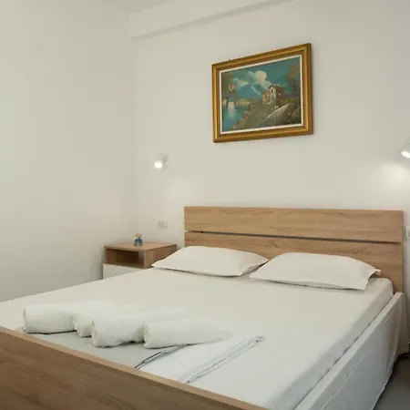 Apartment Cozy By Joni