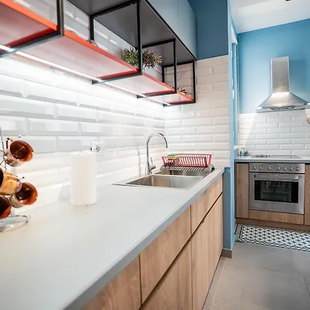 Cozy By Joni Apartment