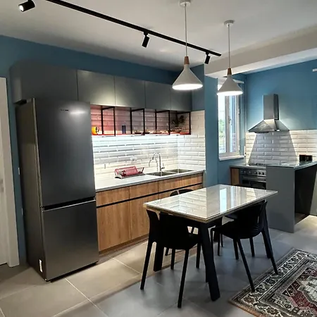 Apartment Cozy By Joni Durres